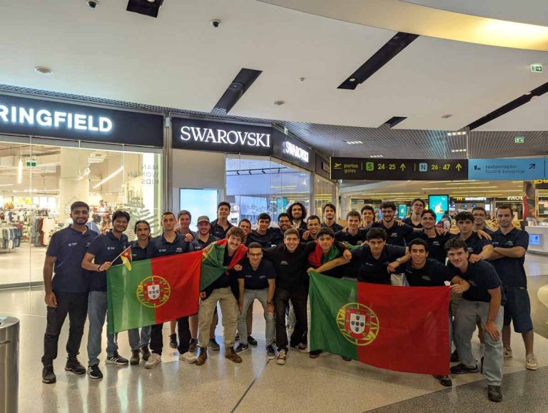 Tecnico Fuel Cell Teampicture SEM 25